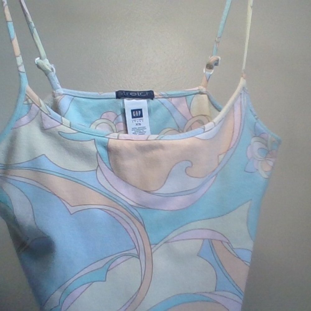 Gap tank size xs multi color print